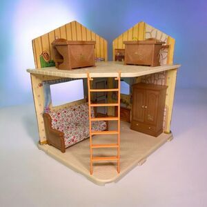 Vintage Sylvania Family Maple Town Story Doll House Living Room w/Furniture